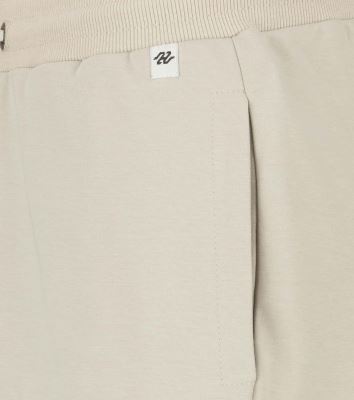 Hecta Ess. SPM Mid Short